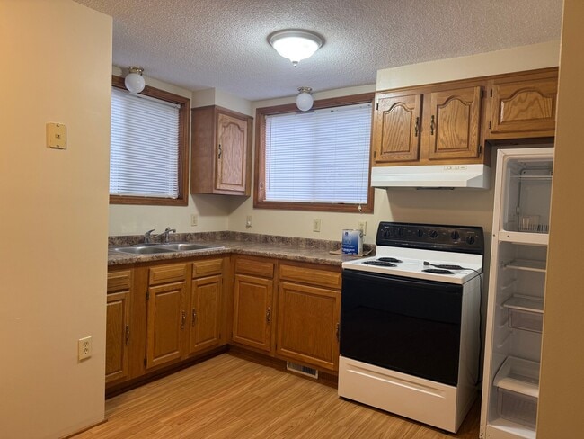 Photo - 222 Scottwood Ave Unit B