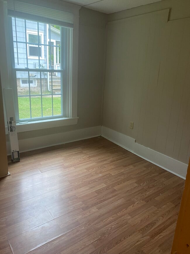 Photo - 35. W. University Street Unit 1W