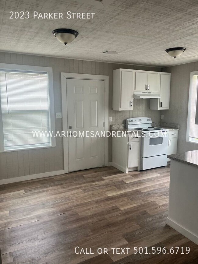 Photo - 2023 Parker St