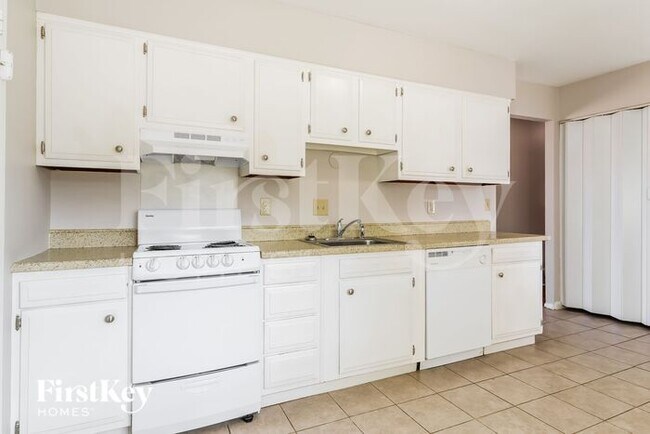 Photo - 11448 Raphael Pl