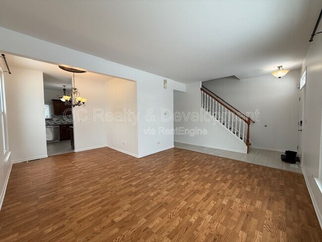 Photo - 885 Chelsea Ct