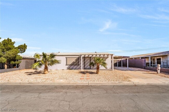 Building Photo - 603 Diamond Dr