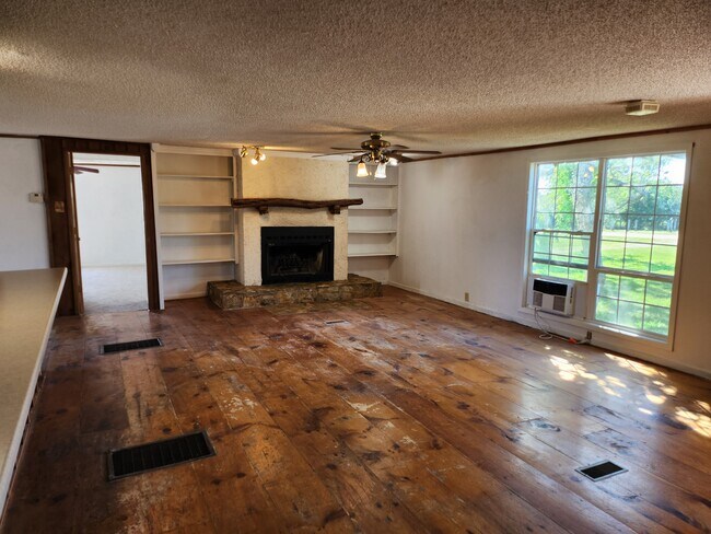 Photo - 311 Skyline Rd