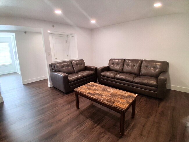 Photo - 724 W 1720 N