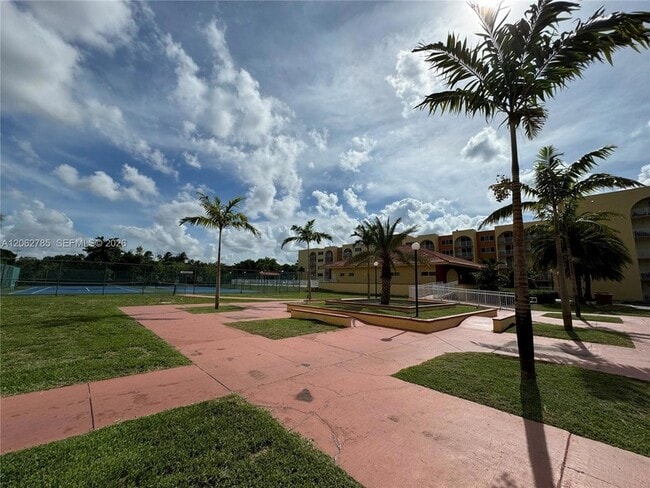 Photo - 7010 NW 186th St Unit 5-418