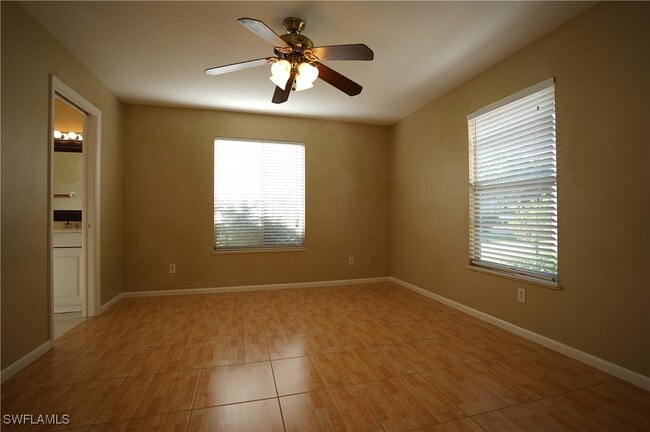 Building Photo - 165 Crown Dr Unit B Rental