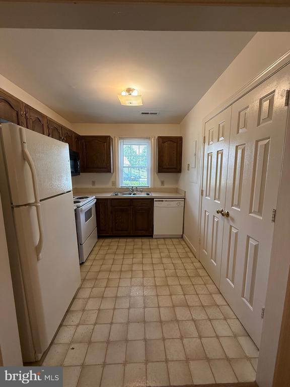 Photo - 1446 Kenmore Ave