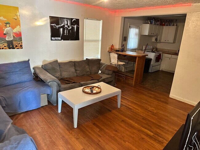 Photo - 1610 Atkamire Dr House