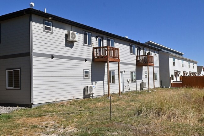 1404 Windsor Dr Unit 1404 Windsor Unit B