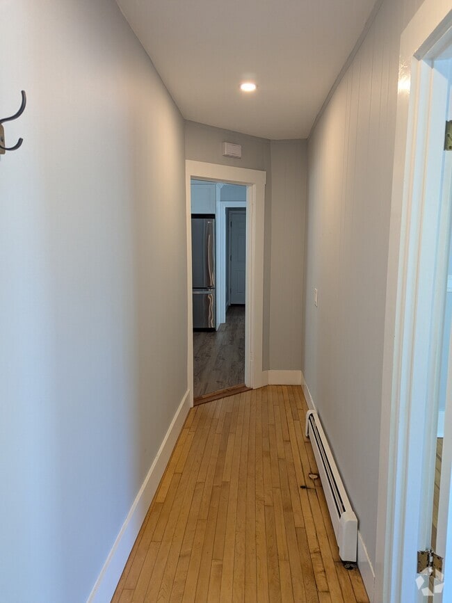 Building Photo - 43 Greenwood St Rental