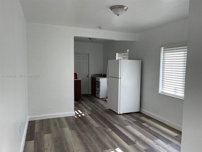 Photo - 430 SW 6th Ave Unit 8