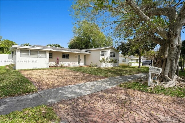 Photo - 1081 NE 179th St