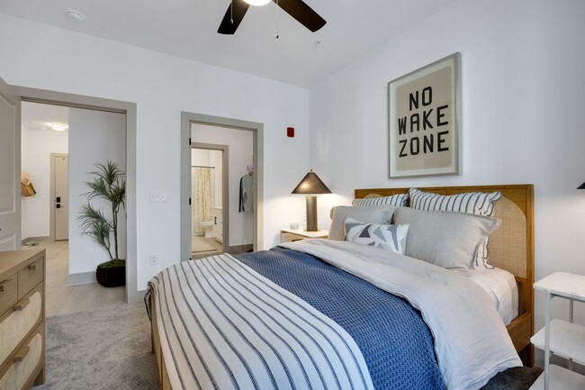 Photo - Metropolitan at the Riverwalk