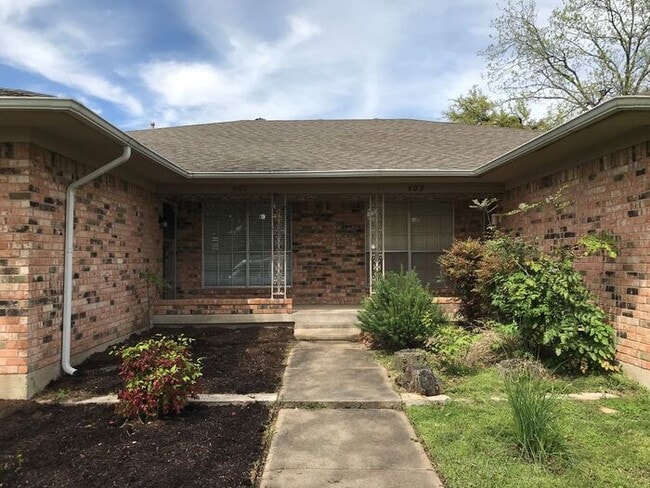 Photo - Richardson 2 Bedroom 2 Bathroom and 1 Car ...