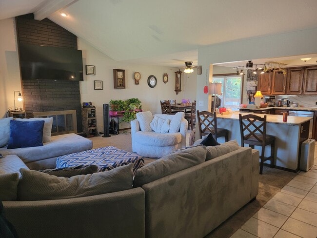 Photo - 717 Ridge Pl