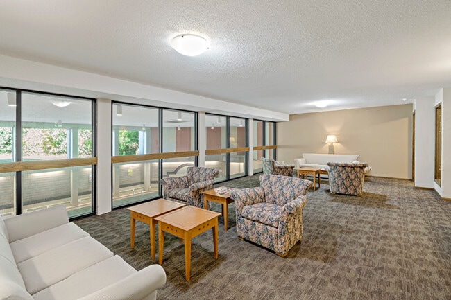 6730 Vernon Ave S Unit Fountain Woods II 404