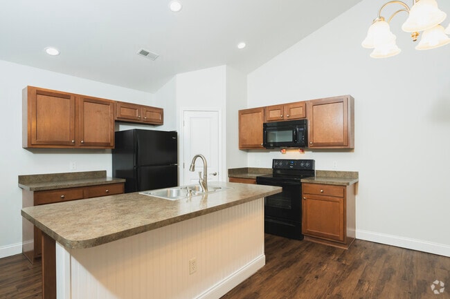 2BR, 2BA - 1,264SF - Kitchen - River Oaks Properties