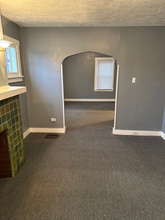 sala de estar con vista al comedor - 1418 Hays St