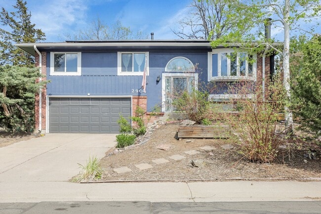3 bedroom, 3 bathroom home with 2 car garage - 3 bedroom, 3 bathroom home with 2 car garage