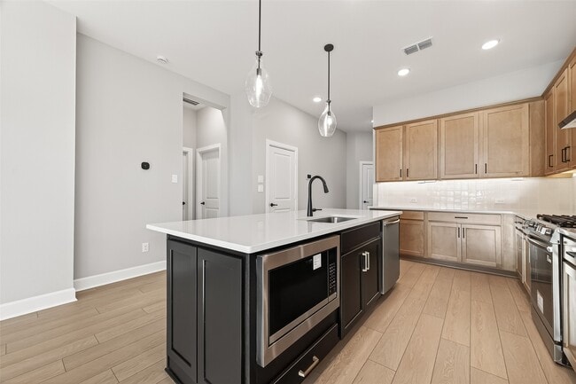 Photo - 11219 Peacock Flower St