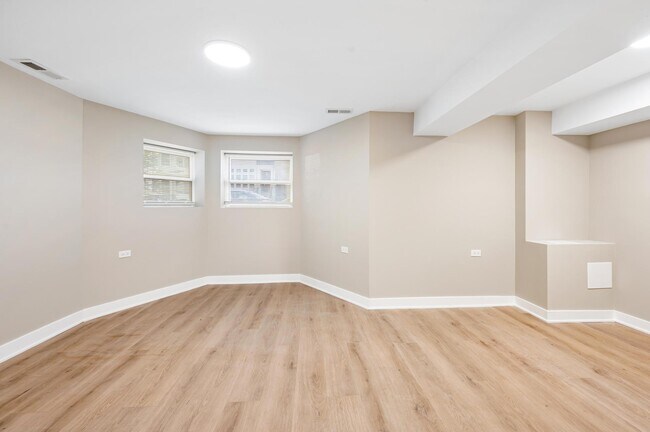 1756 W School St Unit G