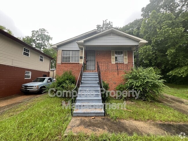 Building Photo - 732 Albany St Rental