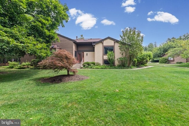 Photo - 130 Sayre Dr