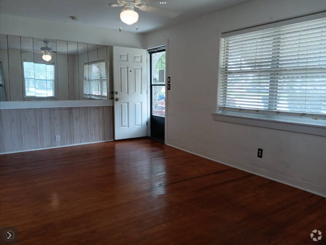 Building Photo - 141 White St Rental