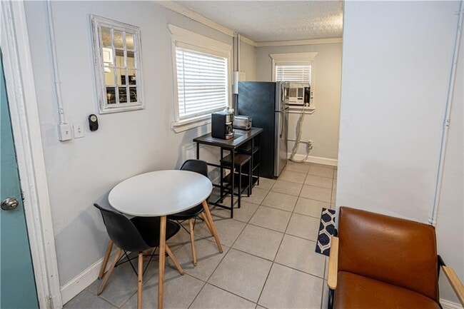 Photo - 235 Walnut St NW