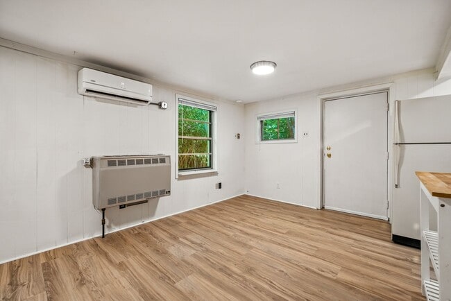 Photo - 212 Barclay Rd Unidad B