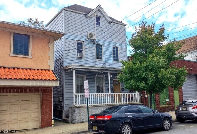 Building Photo - 6 6th St Unit 2 Rental