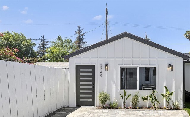 Building Photo - 5751 Tobias Ave Rental