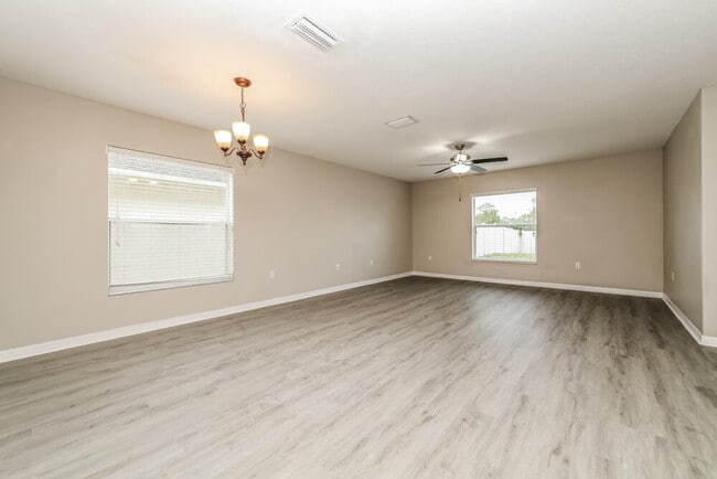 Photo - 7614 Maroon Peak Dr