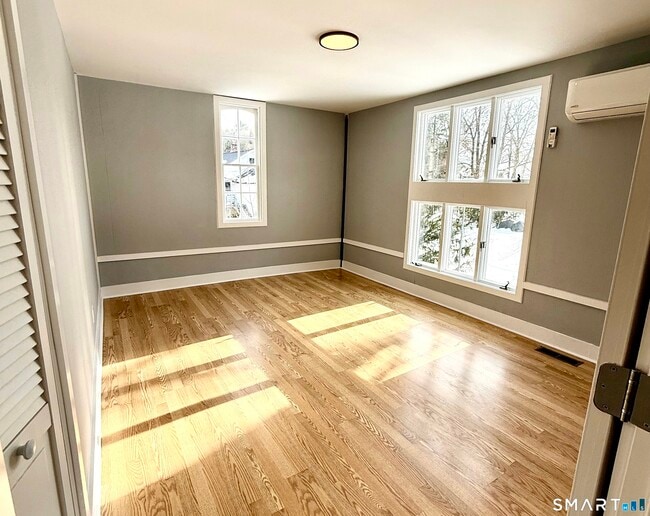 Photo - 7 Washington Rd