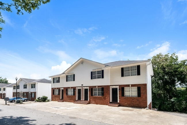 --- 003-photo-front-view-14803487 - Greenway Townes