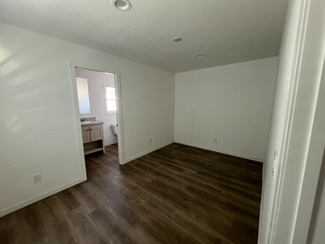 Photo - 2000 E Frontier Ave