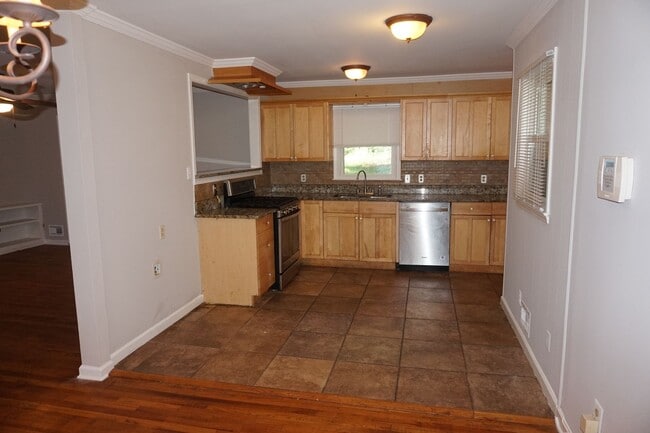 Photo - Spacious 5 bed 3 bath home located in Marietta