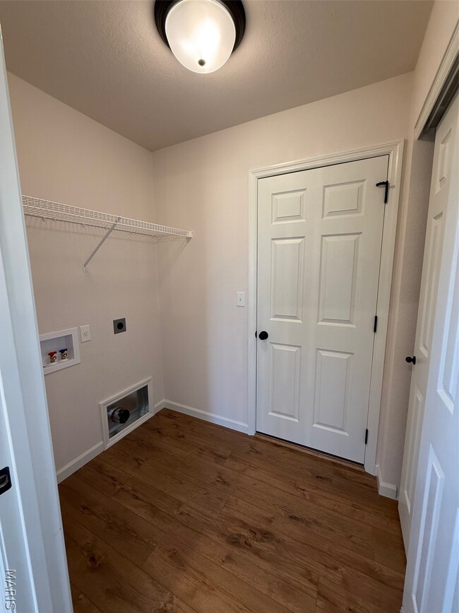 Photo - 9618 Maple St