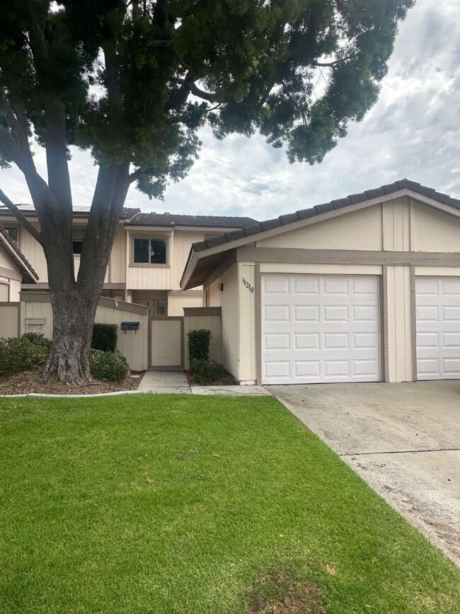 Photo - $3,990- 3 Bed / 2.5 Bath Renovated Townhome in Poway