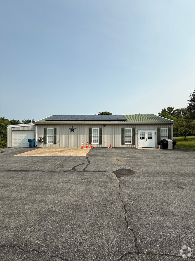 Building Photo - 408 Newcomer Rd Unit 408A Rental