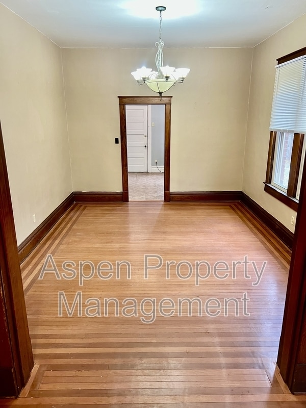 Photo - 1626 Dodge St