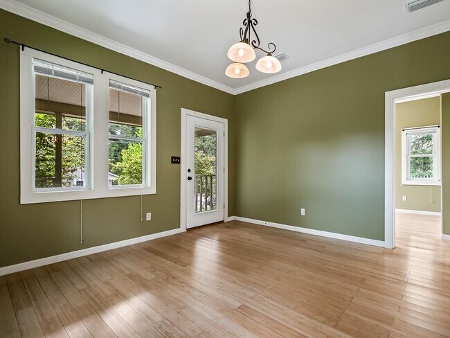 Photo - 1325 Branch St House