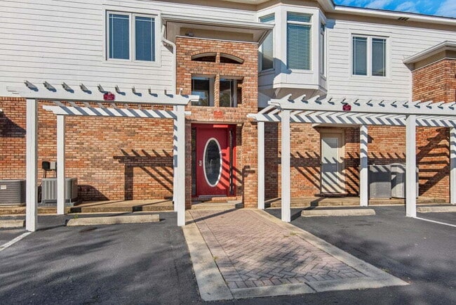 Building Photo - 119 Beal Pkwy SW Unit 203