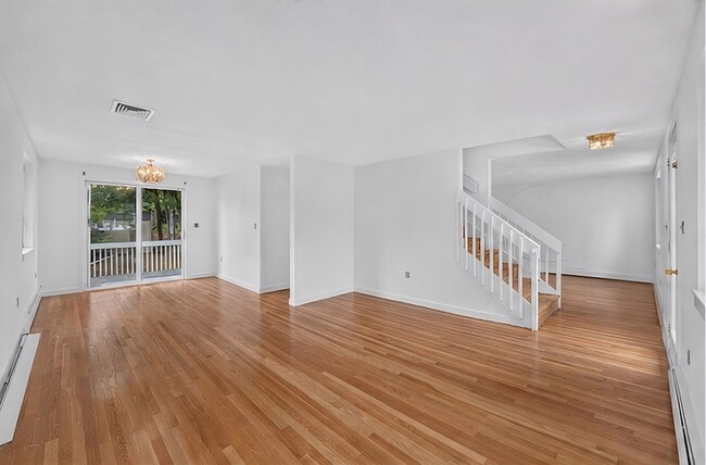 Photo - 74 Loomis St