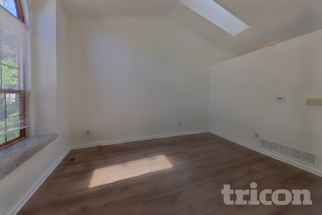 Photo - 6570 Stonehedge Dr