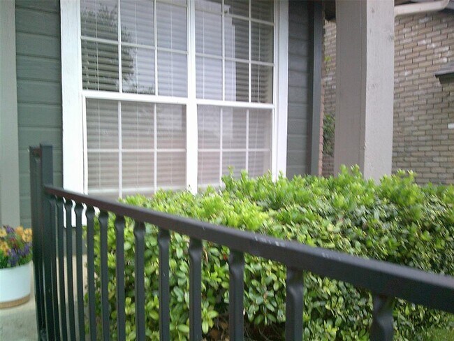 Photo - 1015 E Yager Ln Unidad 186