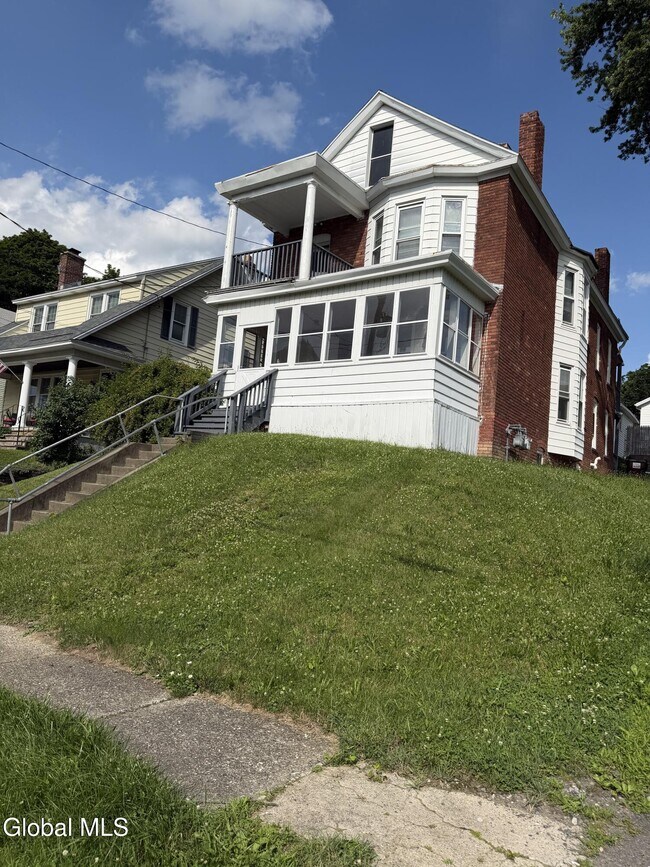 26 Kinloch Ave Unit 1