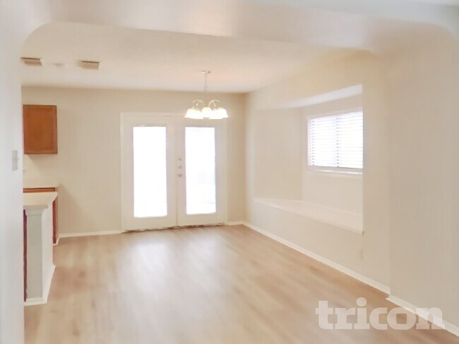 Photo - 8011 Talkenhorn