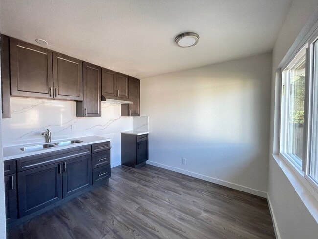 Photo - G43100E - Placement Only Unidad C