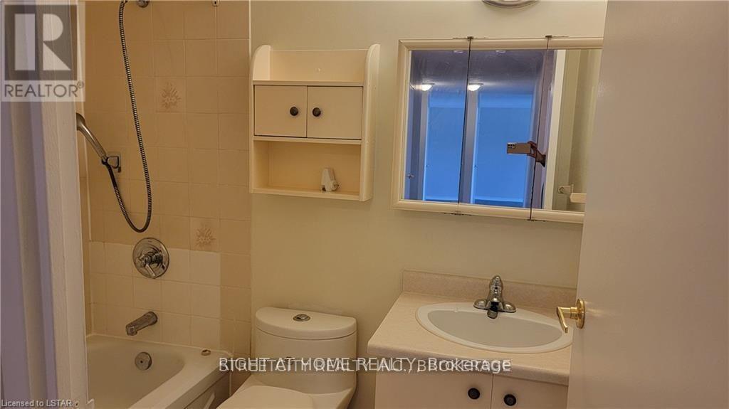 Photo - 1600 Adelaide St N Unit 202